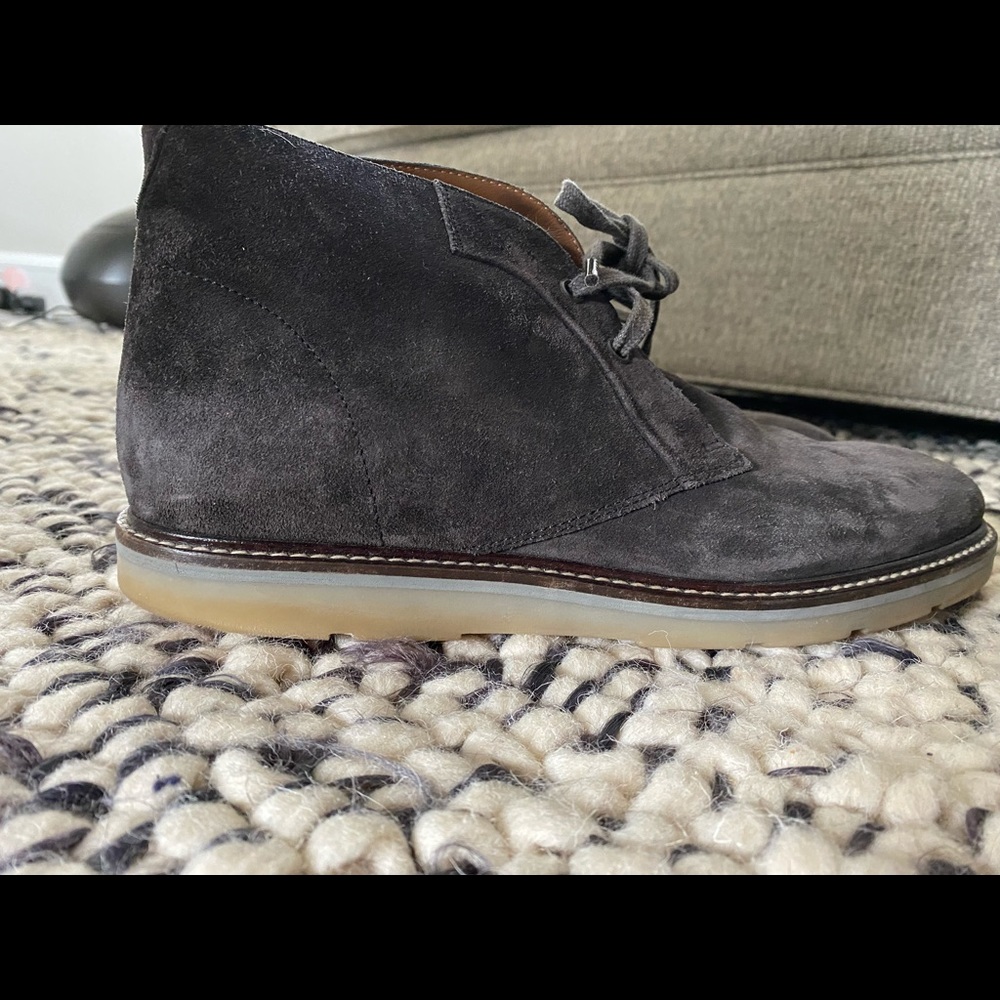 Vince Mens Chukka boots size 9/EU 42.5- Made in Italy